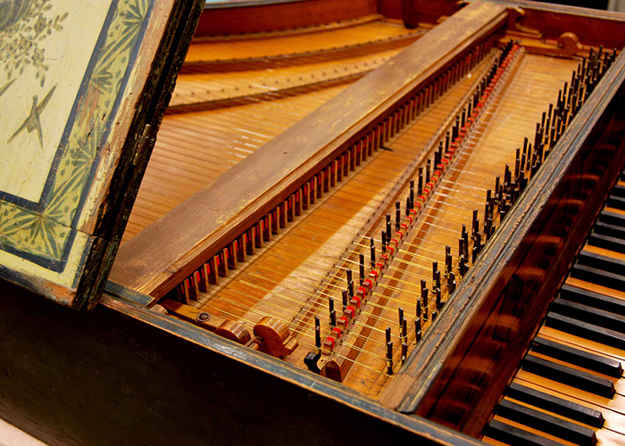 Harpsicordist's Revenge - Photo by Christian Zell - Museu de la Musica Barcelona